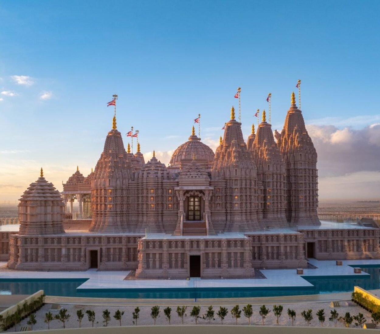 Abu Dhabi City Tour with BAPS