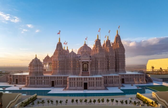 Abu Dhabi City Tour with BAPS